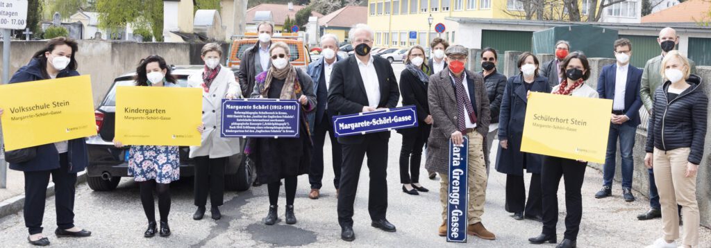 Gruppenfoto bei der Straßenumbenennung zur Margarete Schörl Gasse
