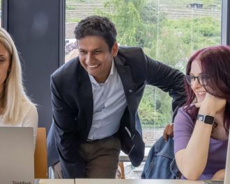 Aus dem Konzern in die Ausbildung