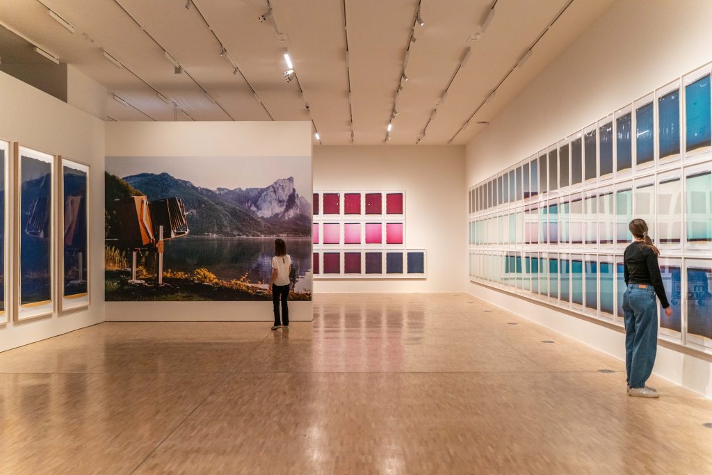 Ansicht der Austellung "Inge Dick. LGNOE". | © KMK, Foto: Agnes Winkler