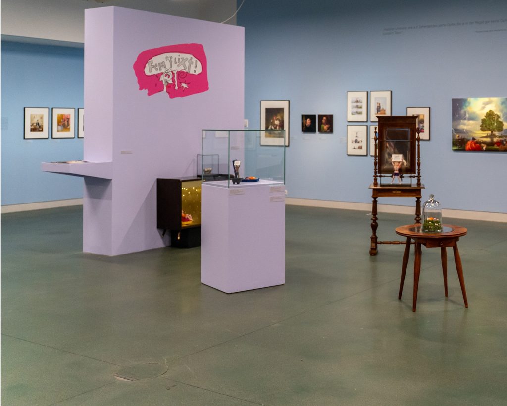 Ansicht der Ausstellung "Fem*flixt!", die In Ergänzung zur Schau „Dieser Haderer“, bis 30. Juni 2027 zu sehen ist. | © Kunstmeile Krems, Foto: Agnes Winkler
