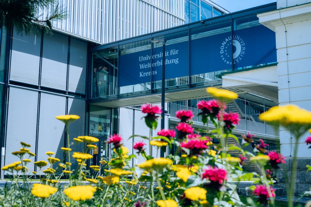 Foto des Campus Krems. Neben der Universität für Weiterbildung Krems ist dort auch das IMC Krems und die klu (Karl Landsteiner Privatuniversität) angesiedelt. | © Walter Skokanitsch